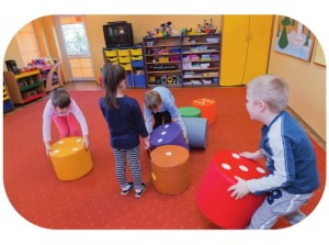 PUFY: ZESTAW "KOLOROWE KROPKI”